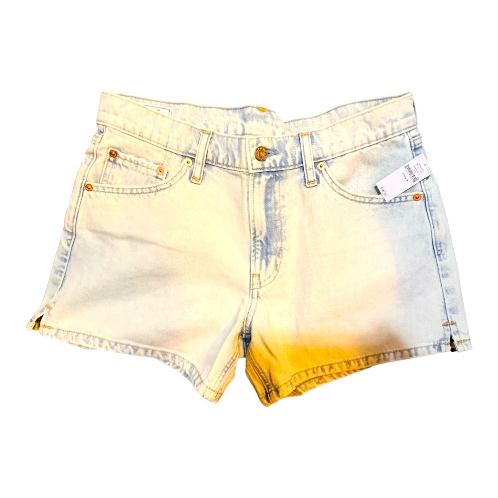GAP 4” Low Rise Stride Short Light Wash Denim Size 4